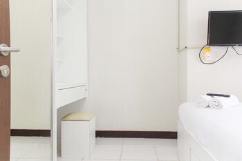 Comfortable And Cozy Living 2Br At Lagoon Apartment,,0 star