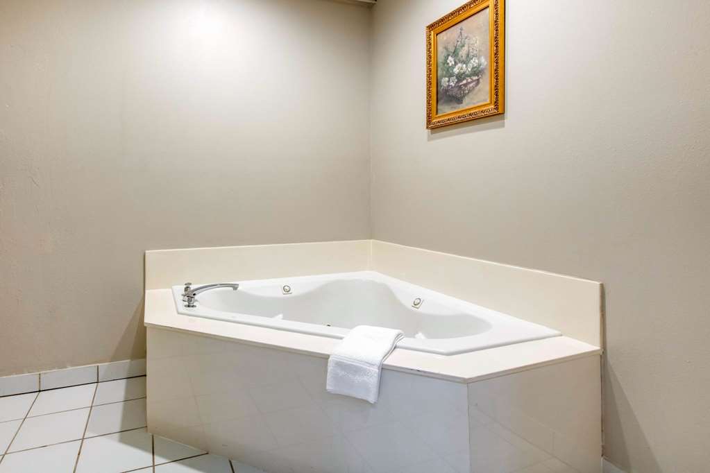 quality inn and suites pearl jackson