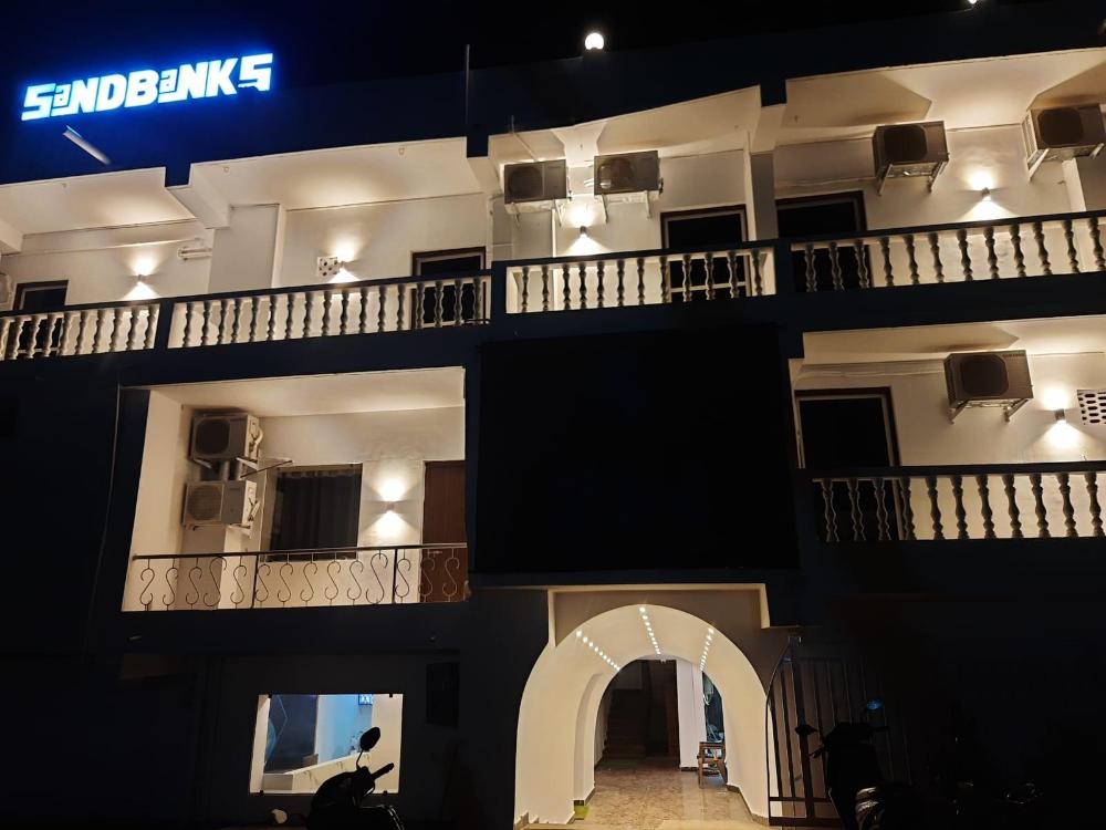 sandbanks beach resort
