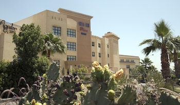 swiss inn plaza