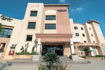 swiss inn plaza