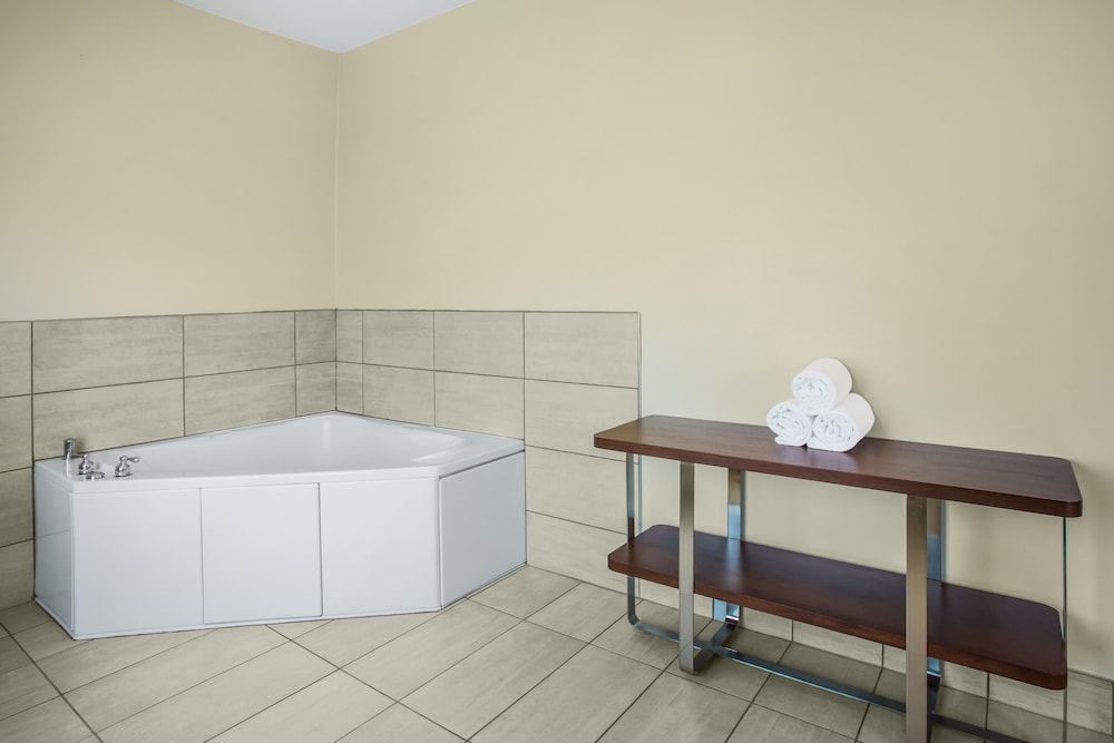 holiday inn express and suites cedar city by ihg