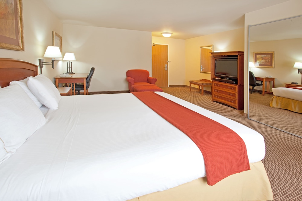 holiday inn express and suites cedar city by ihg