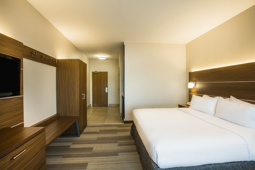 holiday inn express and suites cedar city by ihg