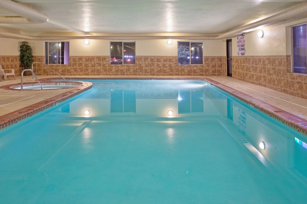 holiday inn express and suites cedar city by ihg