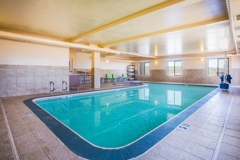 holiday inn express and suites cedar city by ihg