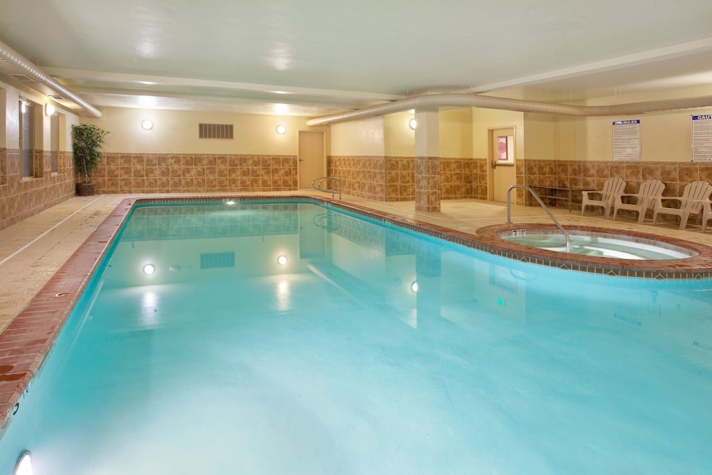 holiday inn express and suites cedar city by ihg