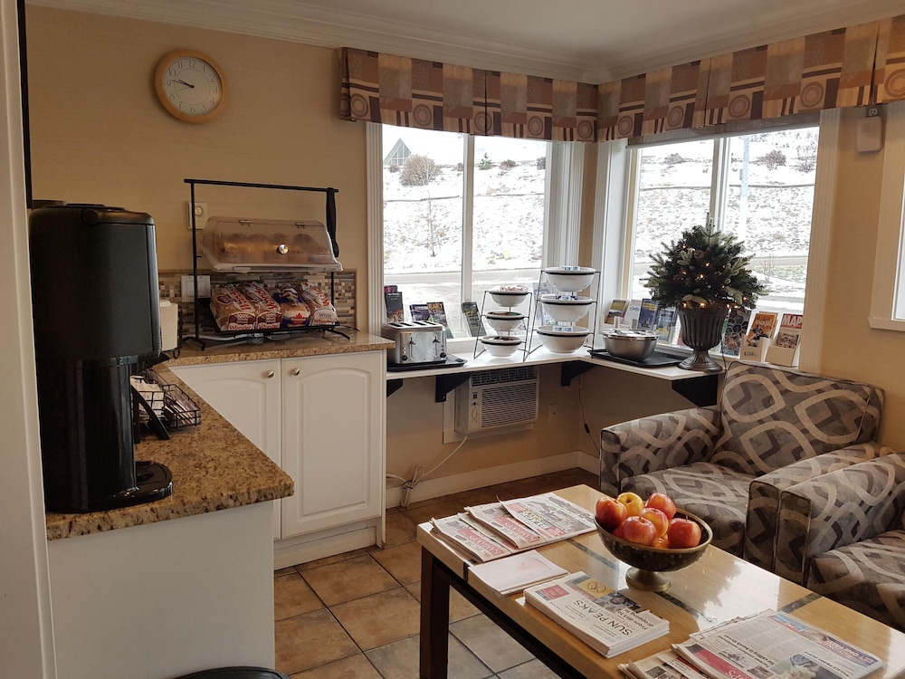 rodeway inn and suites