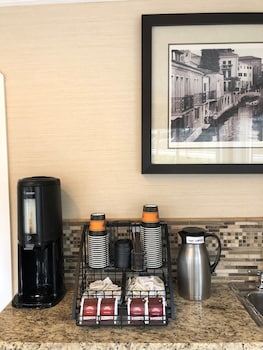 Rodeway Inn & Suites,British Columbia>>Kamloops,2 star