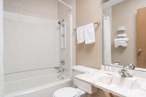 super 8 by wyndham baxter brainerd area