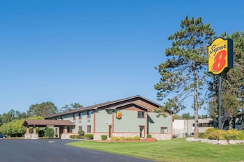 super 8 by wyndham baxter brainerd area