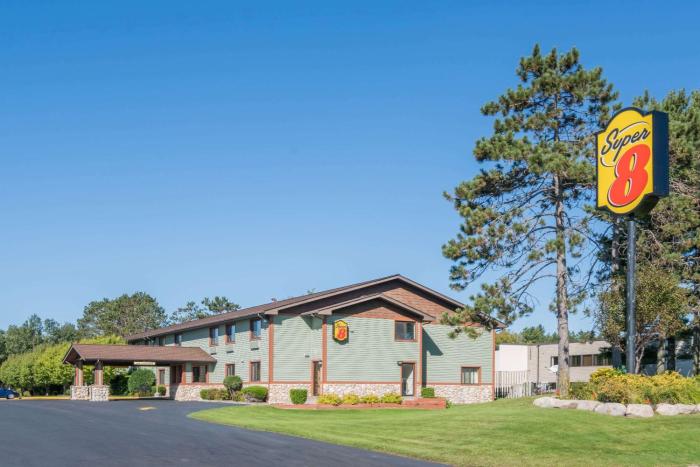 super 8 by wyndham baxter brainerd area