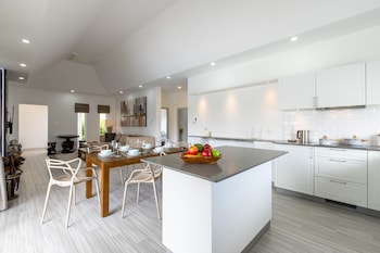 modern 3 bedroom pool villa ms24