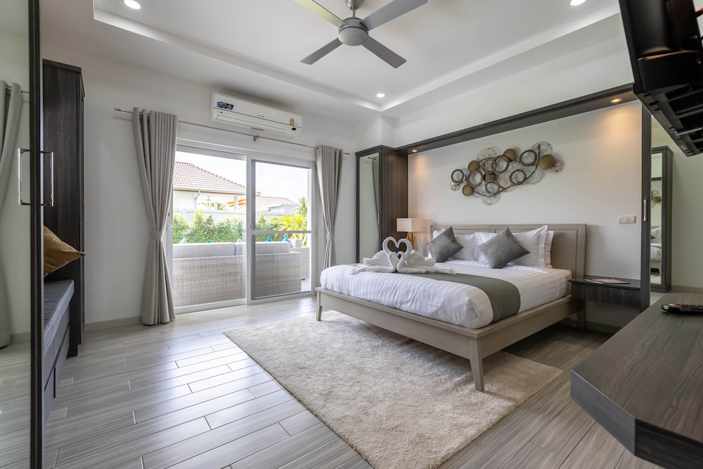 modern 3 bedroom pool villa ms24