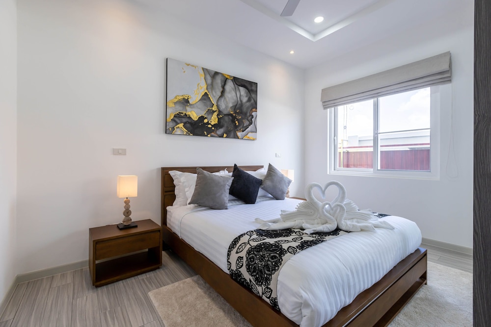 modern 3 bedroom pool villa ms24