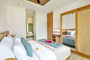 eight palms villa