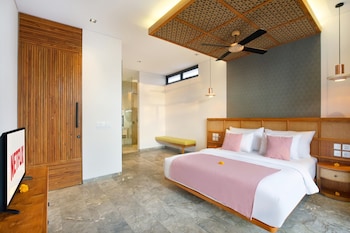eight palms villa