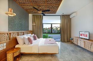 eight palms villa