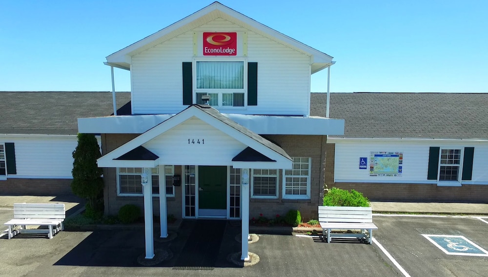 econo lodge and suites saint john