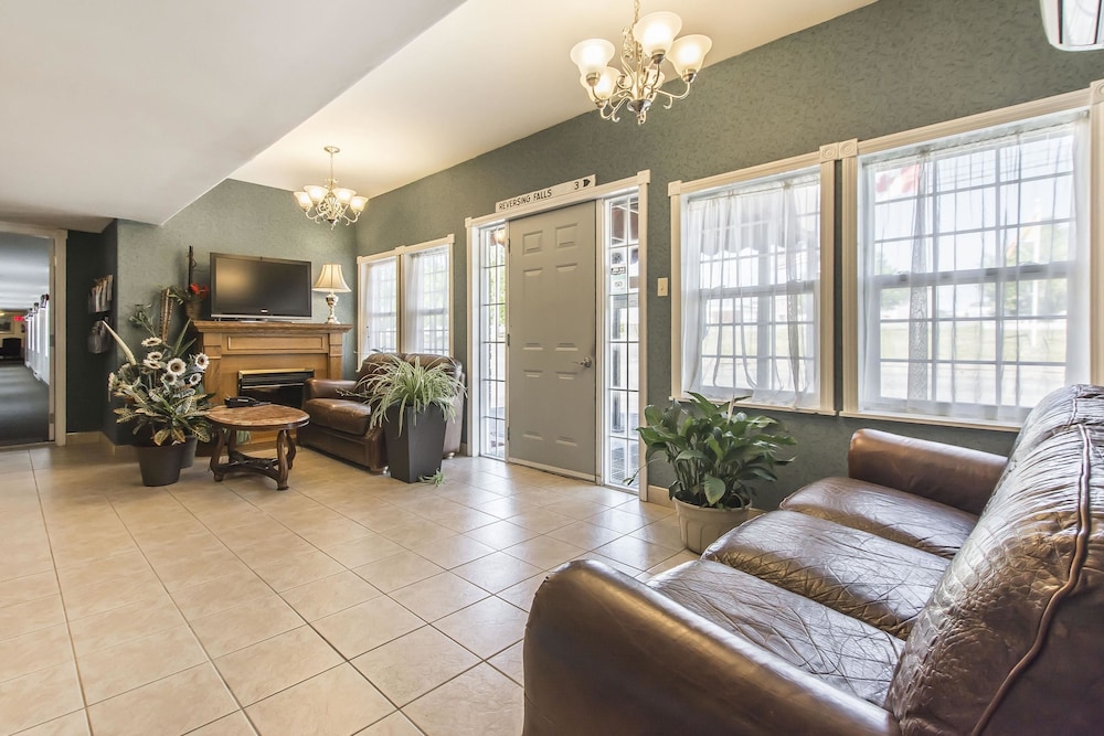 econo lodge and suites saint john