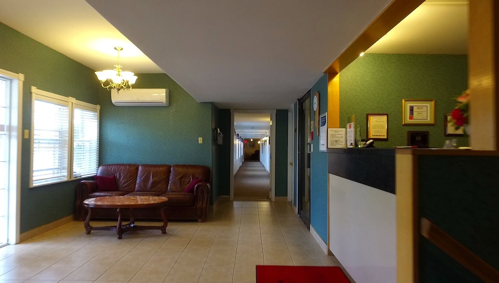 econo lodge and suites saint john