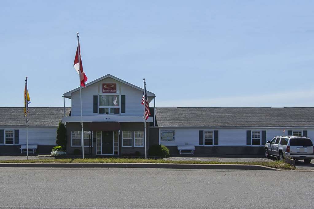 econo lodge and suites saint john