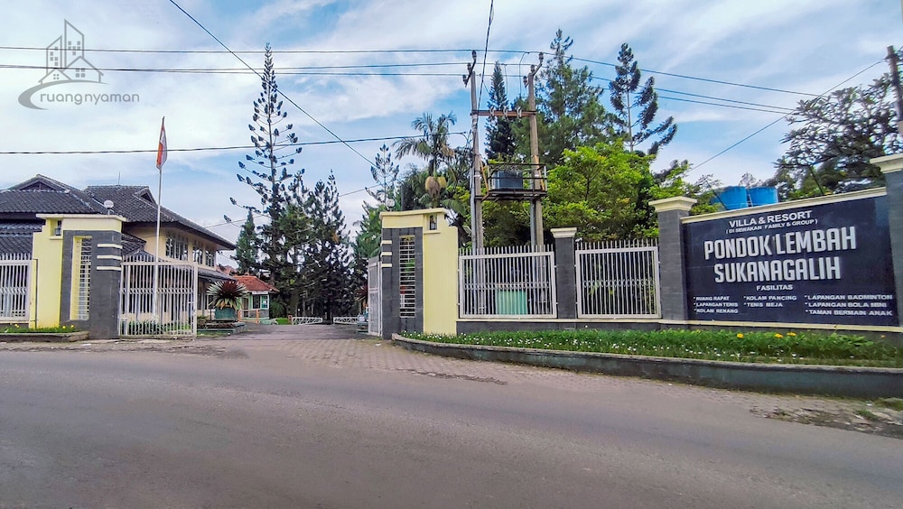 ruang nyaman at sukanagalih resort