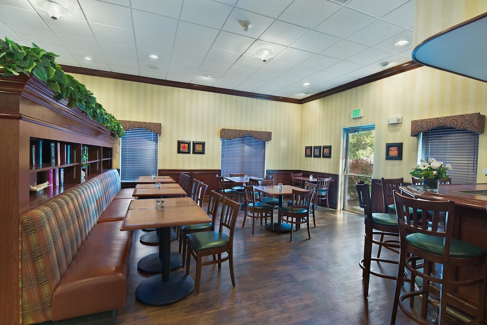 oxford suites pendleton