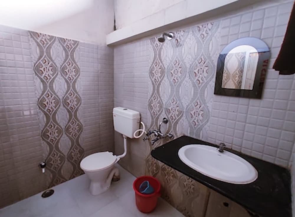Hotel Vijay,Rajgir>>Bihar Sharif,3 star