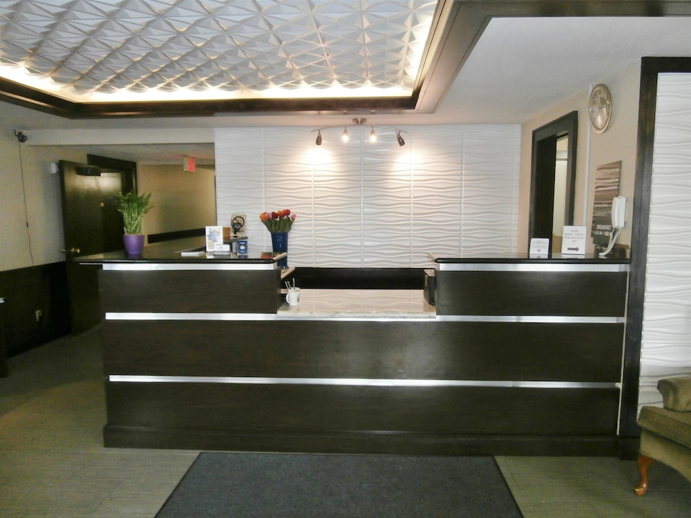 americas best value inn and suites thief river falls