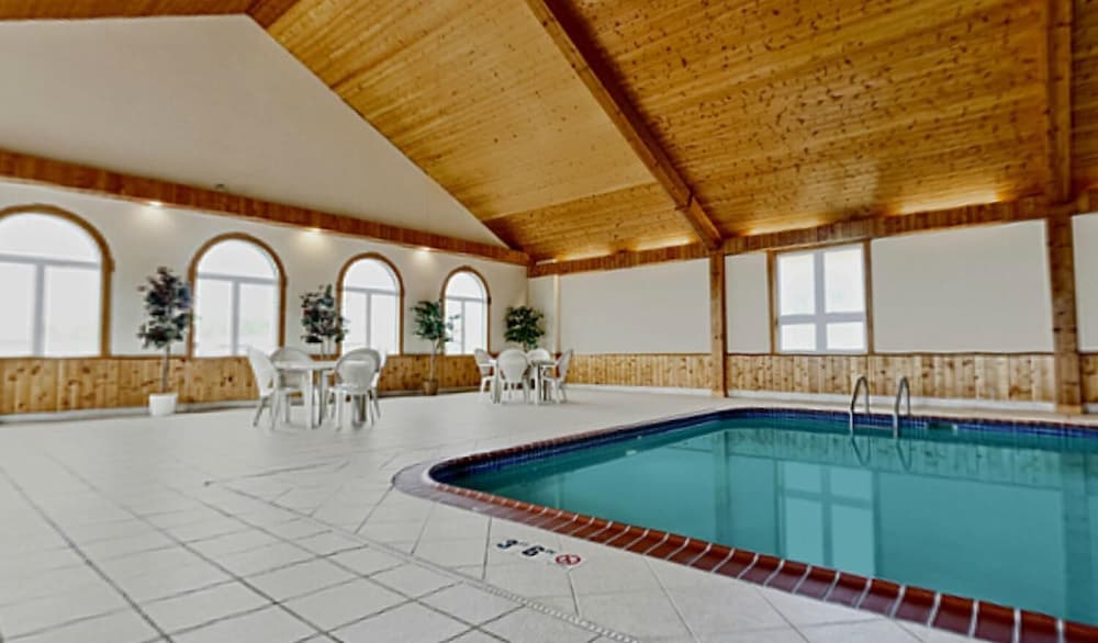 americas best value inn and suites thief river falls