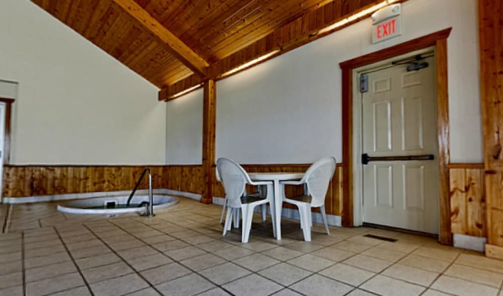 americas best value inn and suites thief river falls