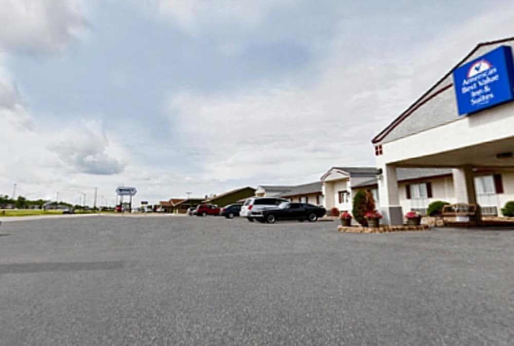 americas best value inn and suites thief river falls