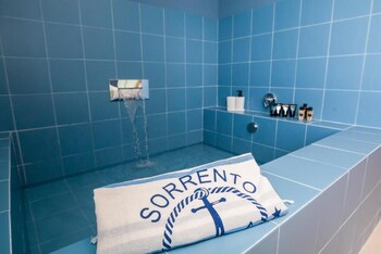 sorrento colorsandsuites