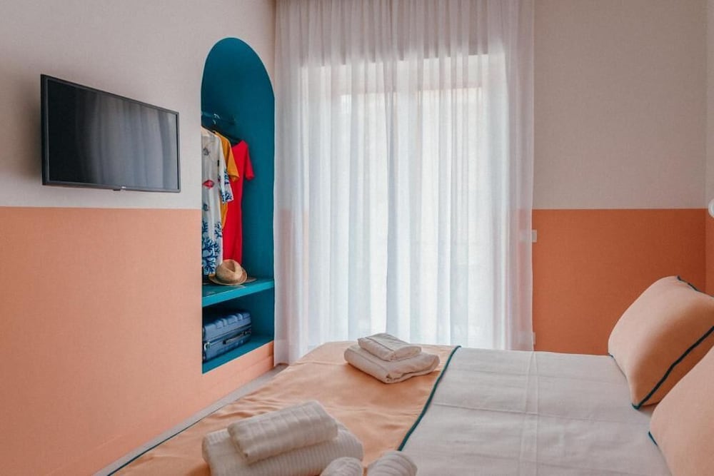 sorrento colorsandsuites