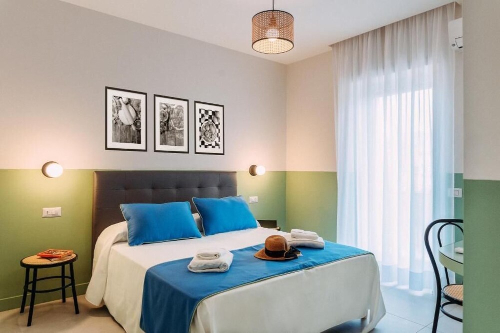 sorrento colorsandsuites