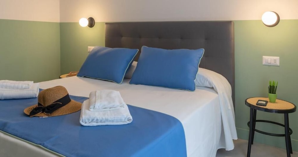 sorrento colorsandsuites