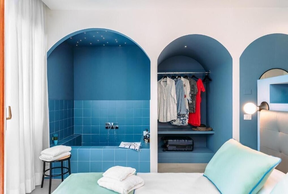 sorrento colorsandsuites