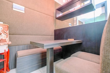 cozy and nice 2br apartment at maple park sunter
