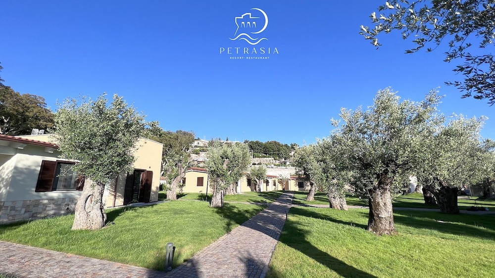resort petrasia