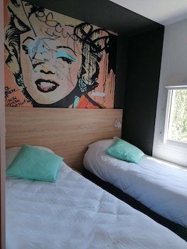 kyriad direct martigues