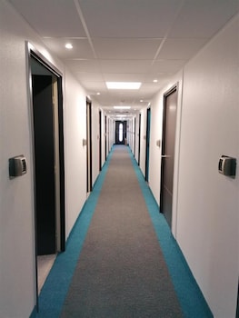 kyriad direct martigues