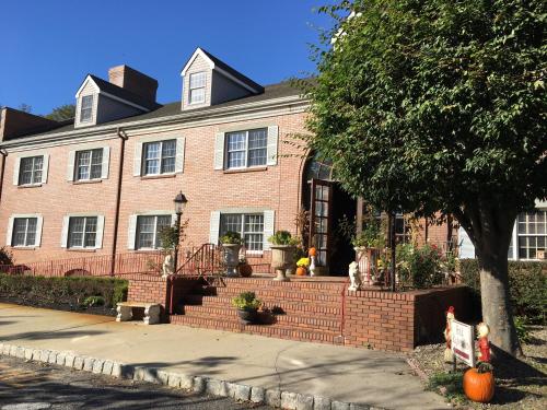 colts neck inn hotel