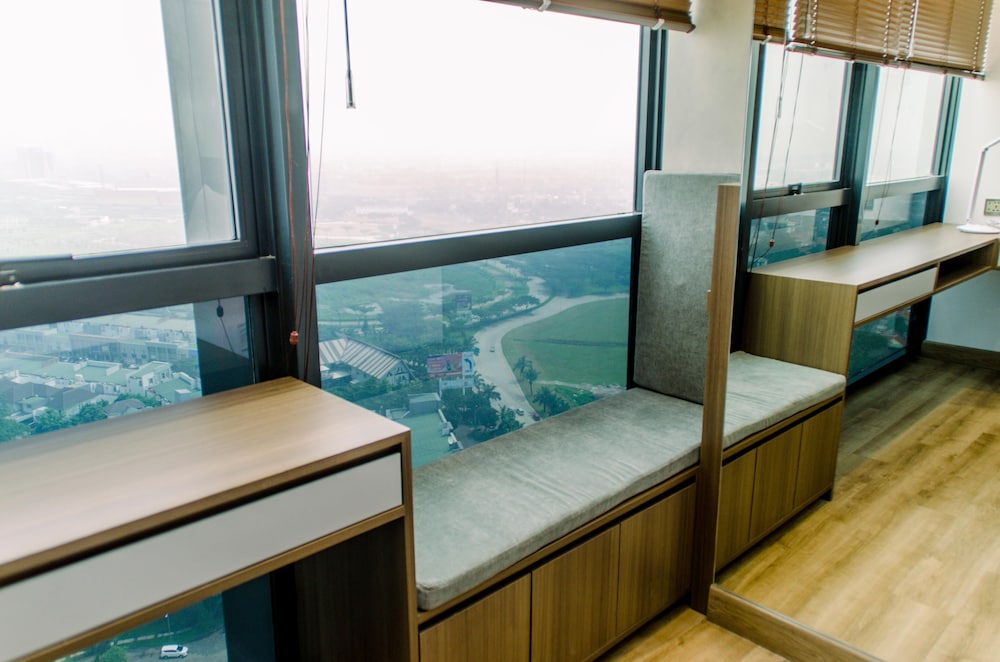 elegant and nice 1br at the smith alam sutera apartment