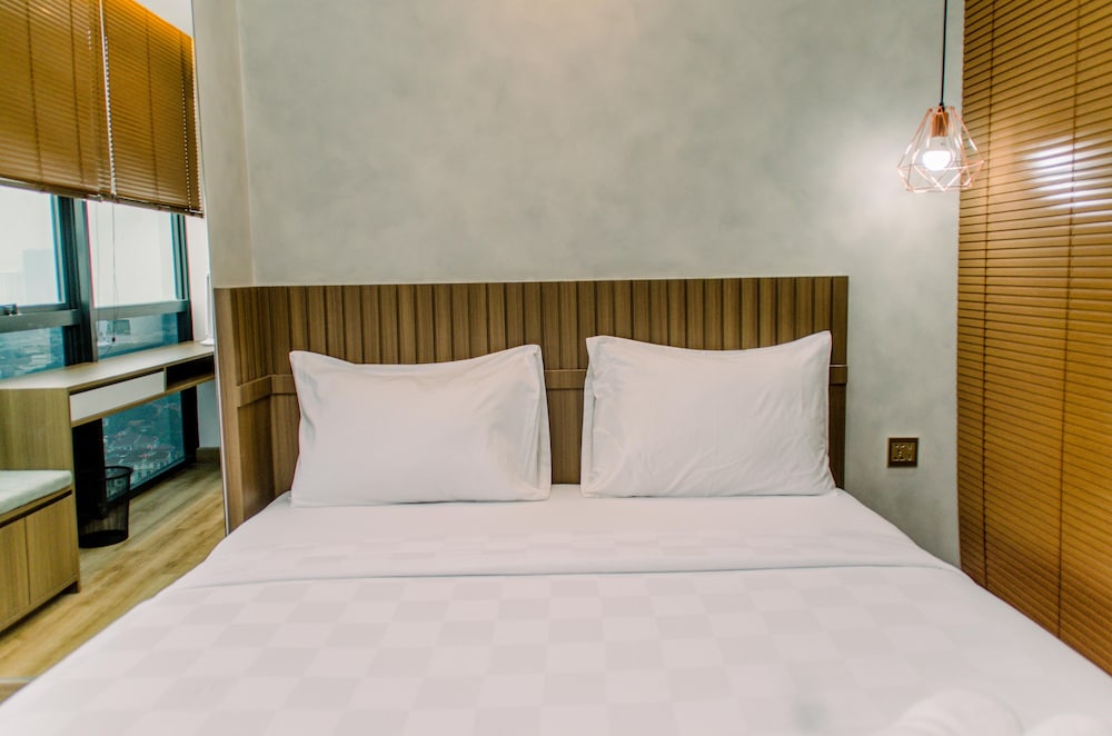 elegant and nice 1br at the smith alam sutera apartment