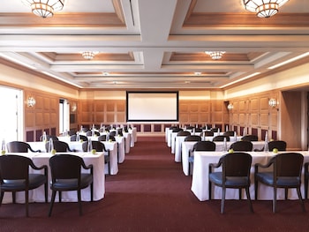 the peaks resort and spa