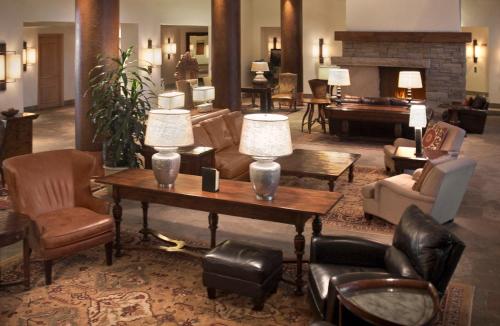 the peaks resort and spa