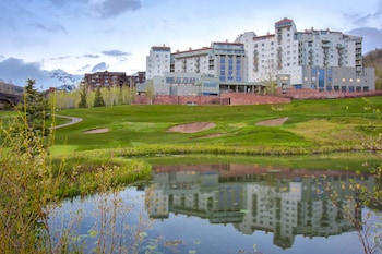 the peaks resort and spa