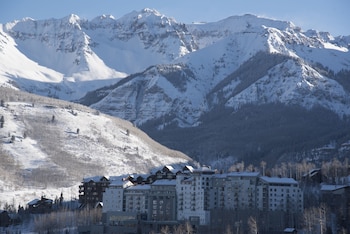 the peaks resort and spa