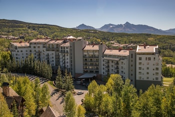 the peaks resort and spa